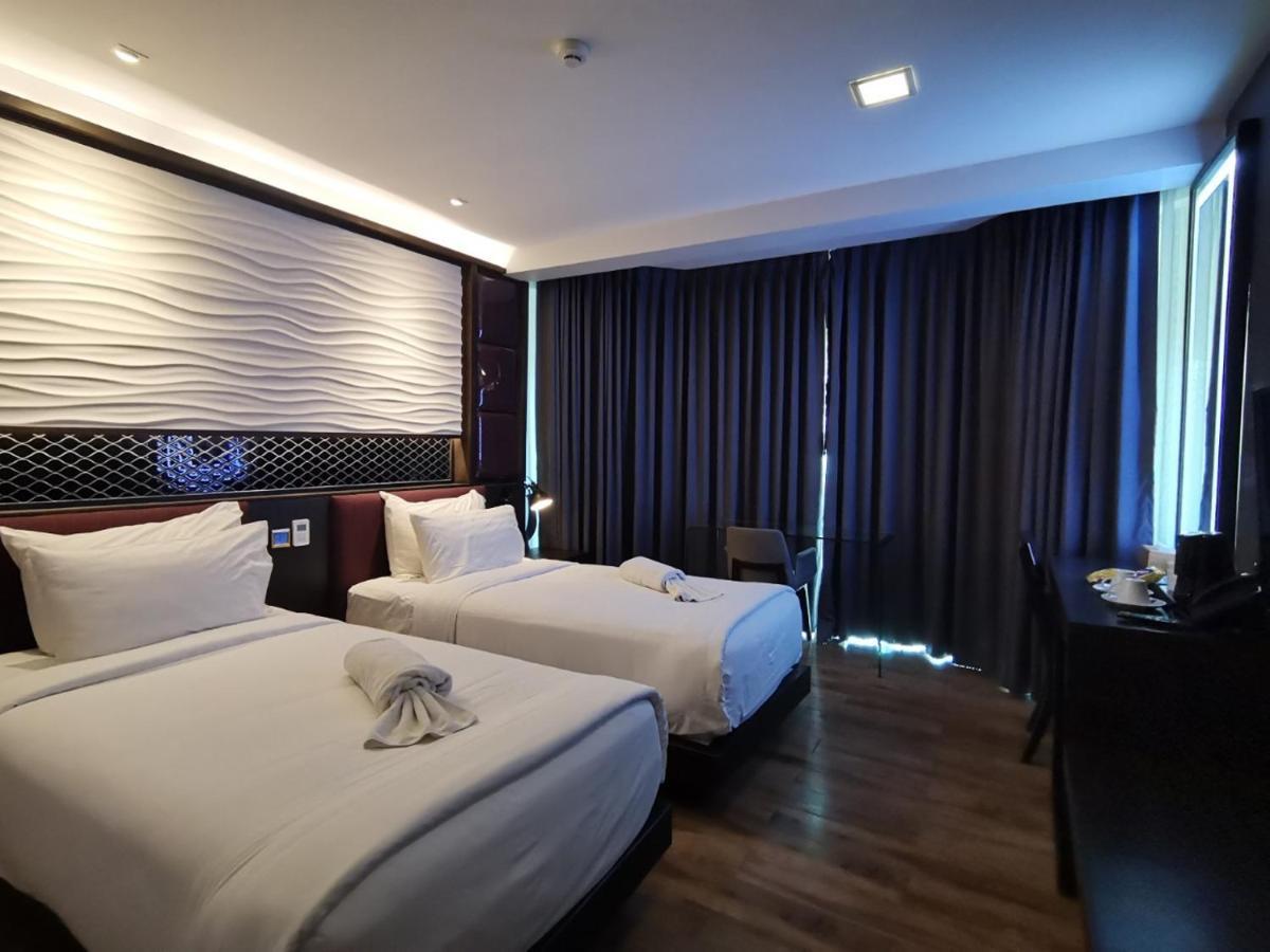 Holatel Hotell Phitsanulok Eksteriør bilde