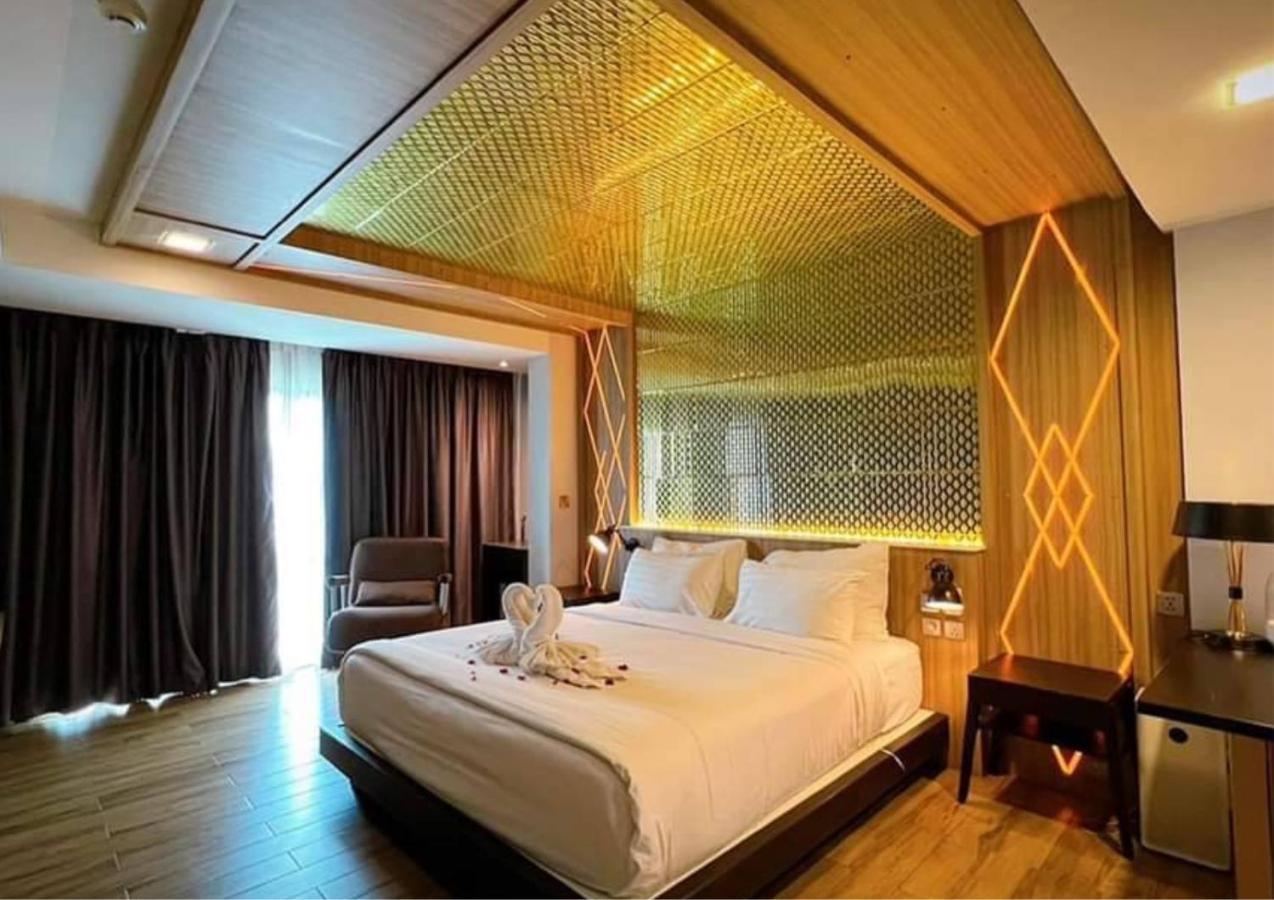 Holatel Hotell Phitsanulok Eksteriør bilde