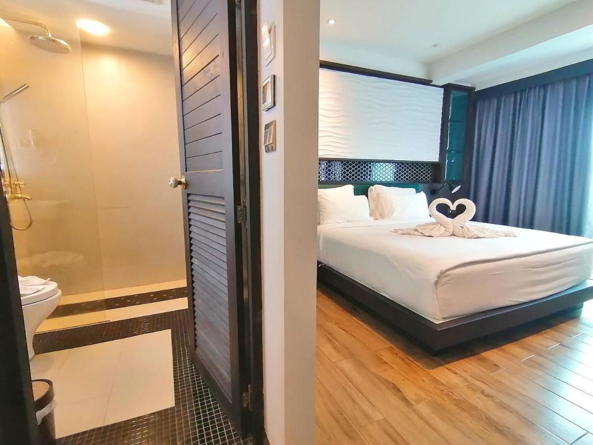 Holatel Hotell Phitsanulok Eksteriør bilde