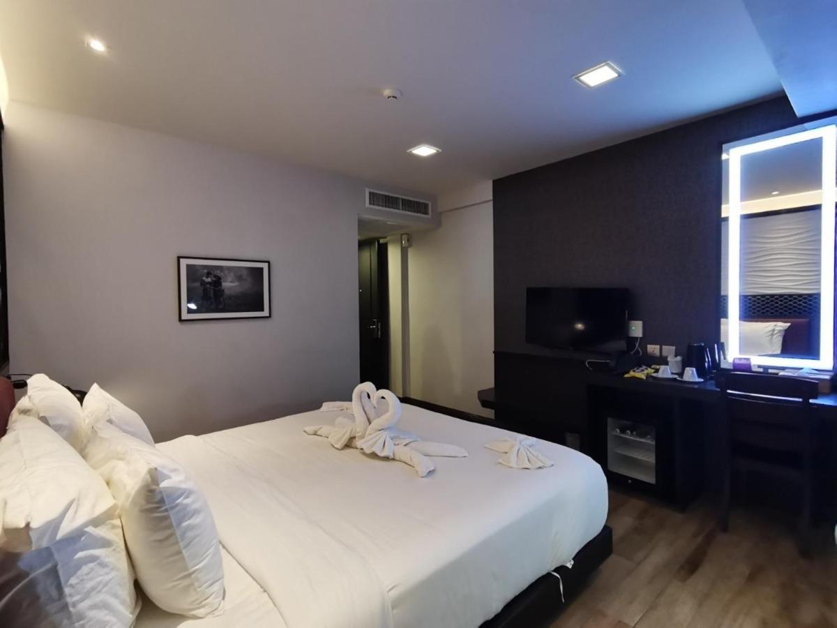 Holatel Hotell Phitsanulok Eksteriør bilde